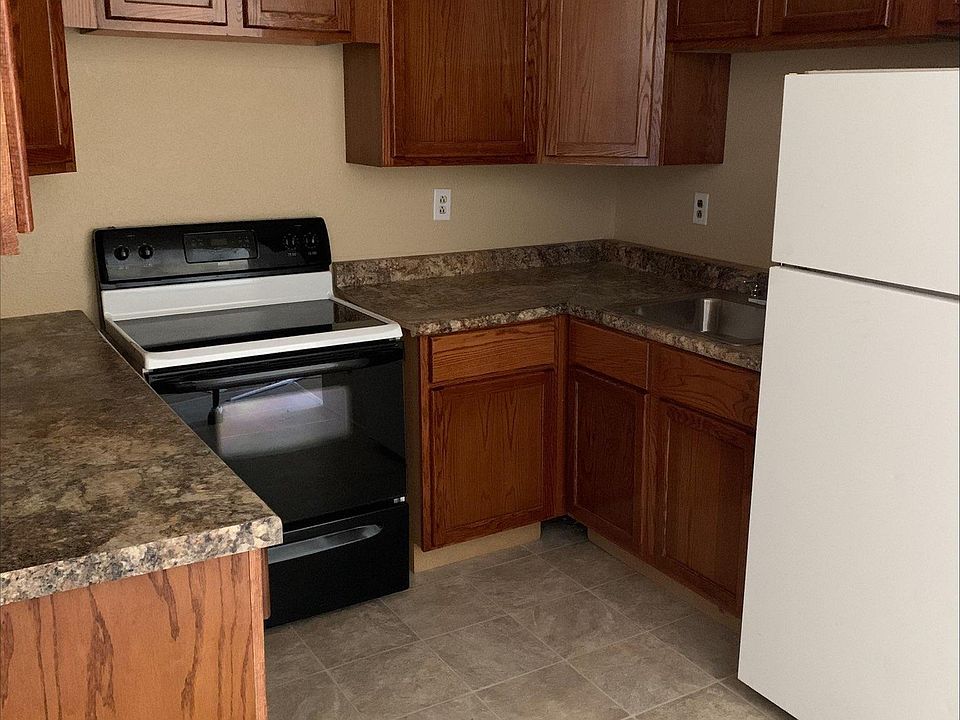 2nd image of 319 4th St NE #2