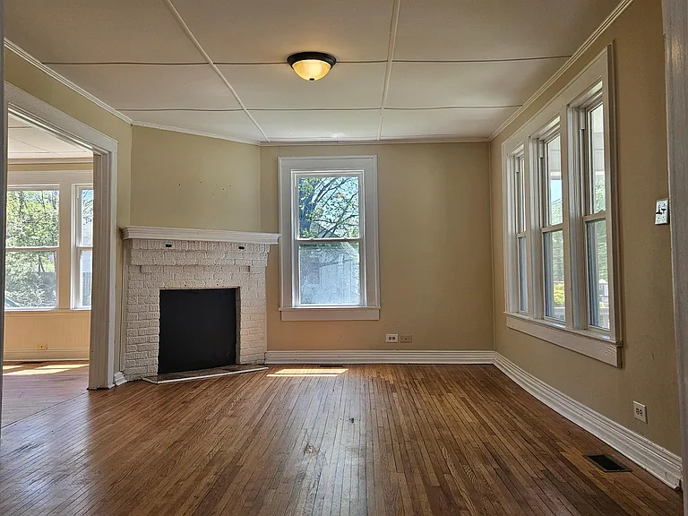 390 Harper Ave NW — Photo 3