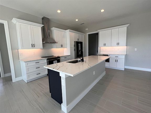 4th image of 10486 Atenia St