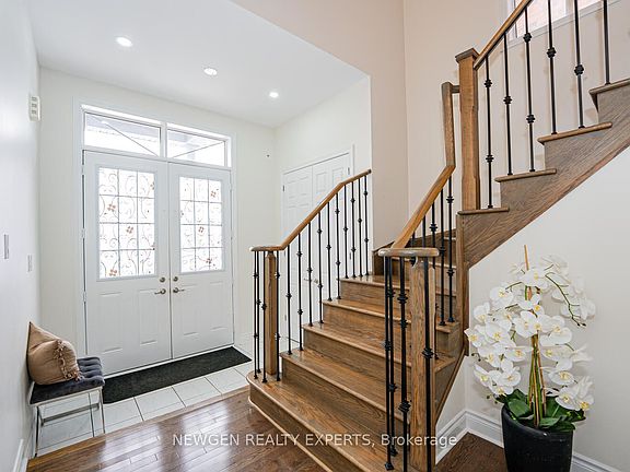 5th image of 17 Monarch Dr