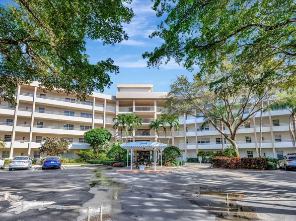 3800 Oaks Clubhouse Drive #402, Pompano Beach, FL 33069
