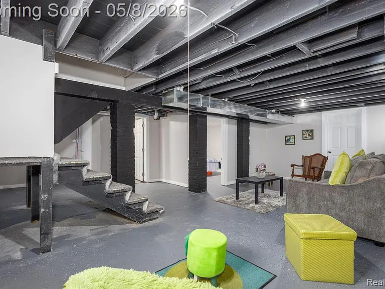 120 Woodland St — Photo 53