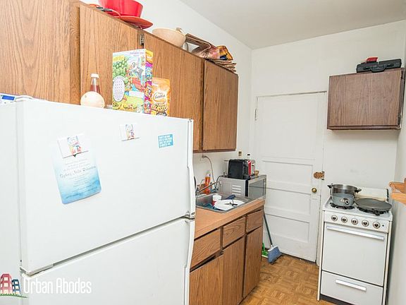 2nd image of 3036 N Halsted St #Ua1a