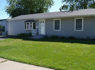 535 Gentle Breeze Ter, Carpentersville, IL 60110