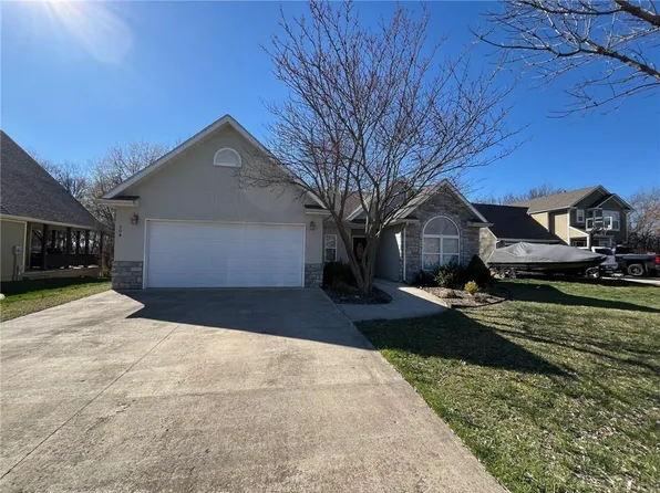 504 Fountain Hills Dr, Warrensburg, MO 64093