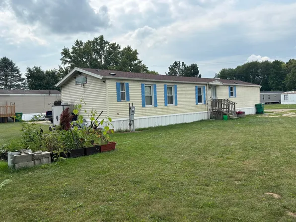 600 14th St, Three Rivers, MI 49093