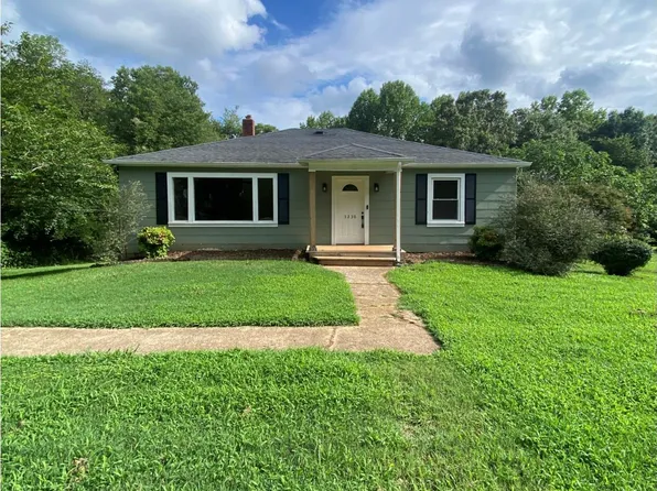 3230 12th Ave SE, Hickory, NC 28602
