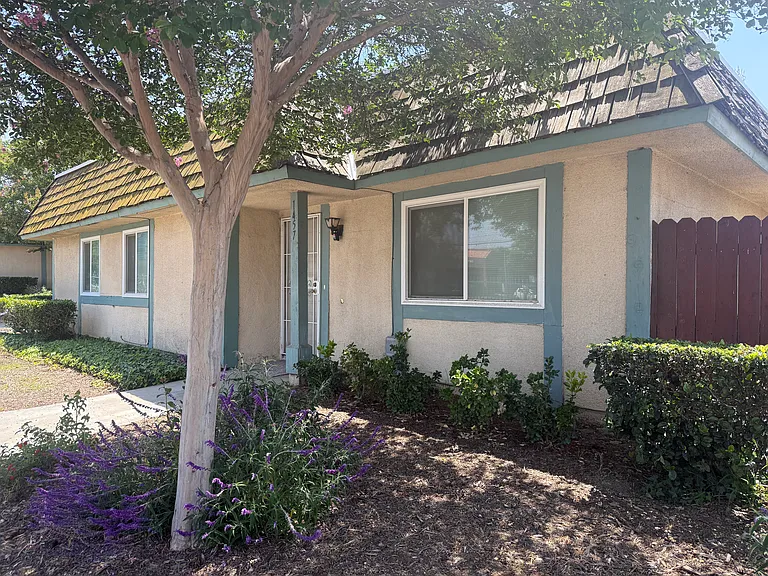 1457 Clemson Way — Photo 1