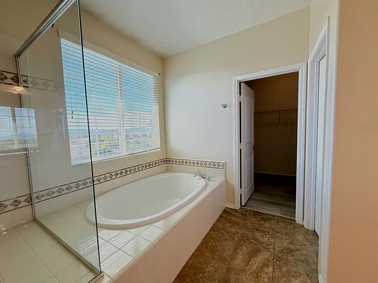 40220 Emily Pl — Photo 37