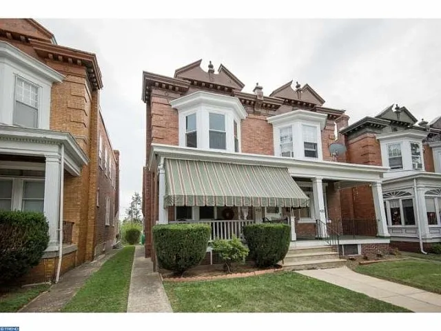 622 Noble St photo 1