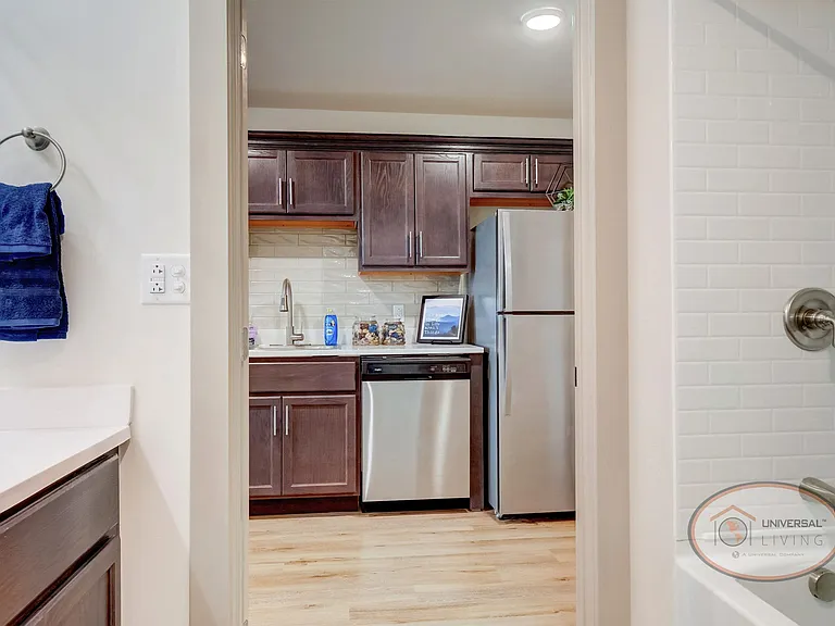 Studio Apartment - Bathroom