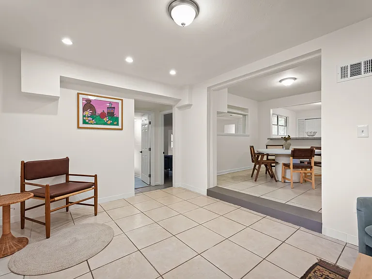 6750 Snow White Dr — Photo 11