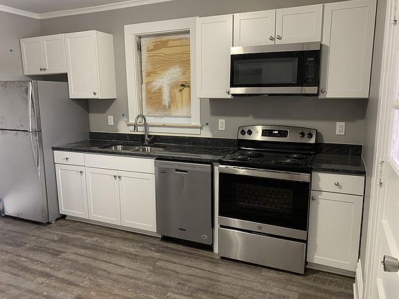 3rd image of 512 Fulton St #2