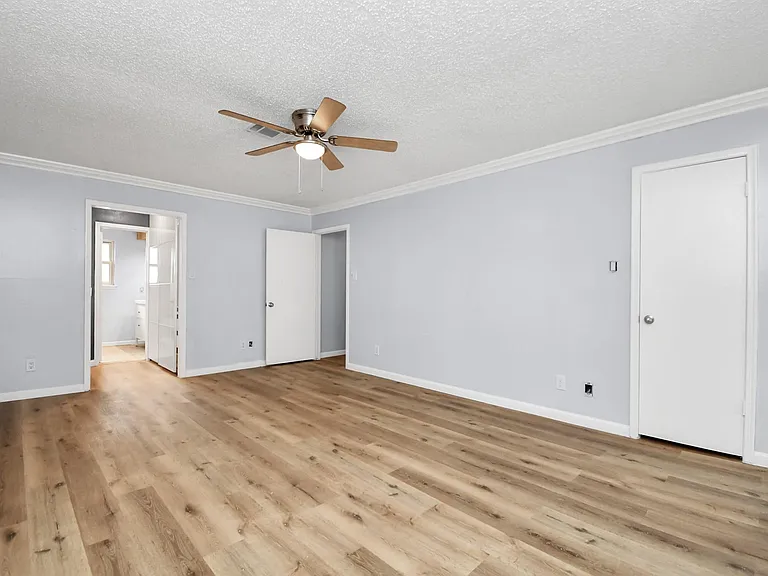 17903 Nanes Dr — Photo 41