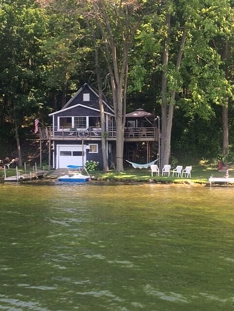 1st image of 551 Lake Dr