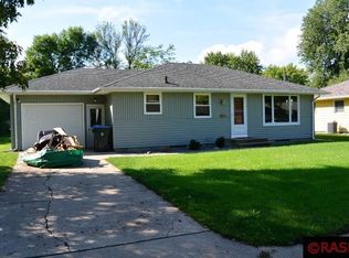 117 Meadow Ln, Mankato, MN 56001