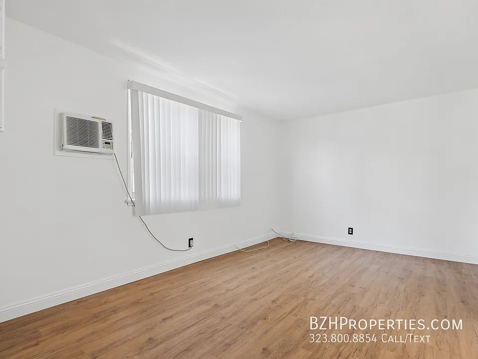 4010 Los Feliz Blvd #9