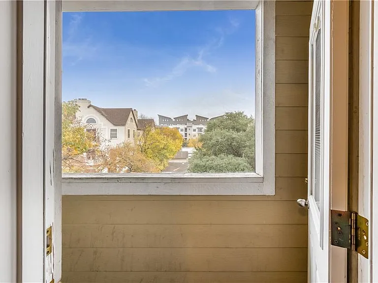2510 San Gabriel St #305 — Photo 11