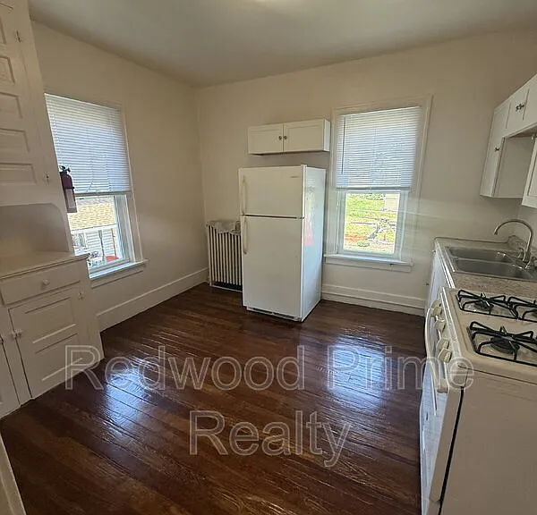 110 Lloyd St #5 — Photo 7