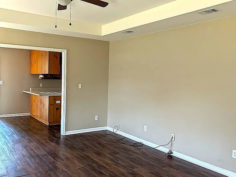 210 Strawbridge Ln — Photo 6