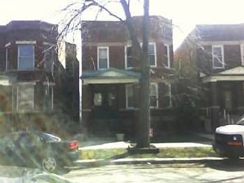 1st image of 3817 N Claremont Ave #2