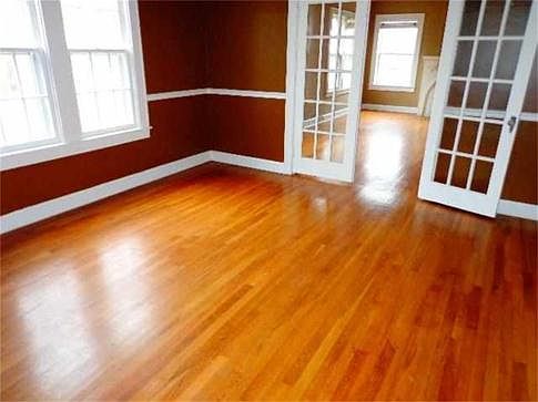 3rd image of 207 W Miller St