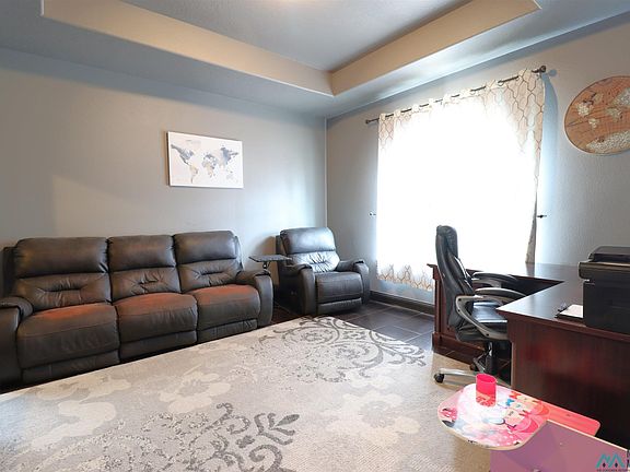 5th image of 1809 N Orchid Dr