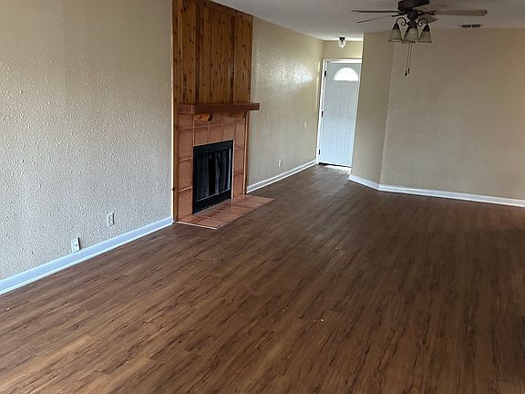 Living room/ dining room (from dining)
