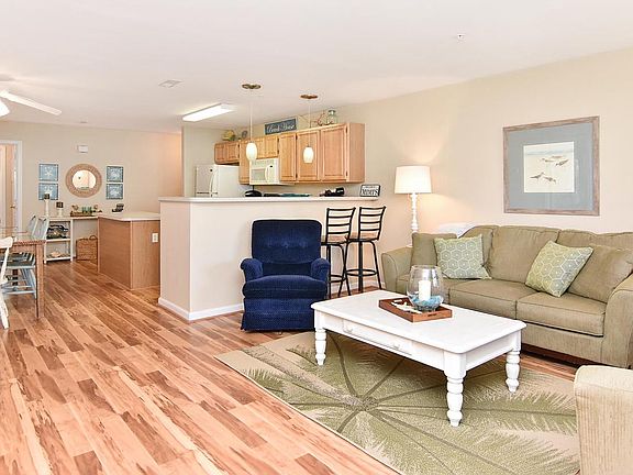 5th image of 3700 Sanibel Cir Unit 3712