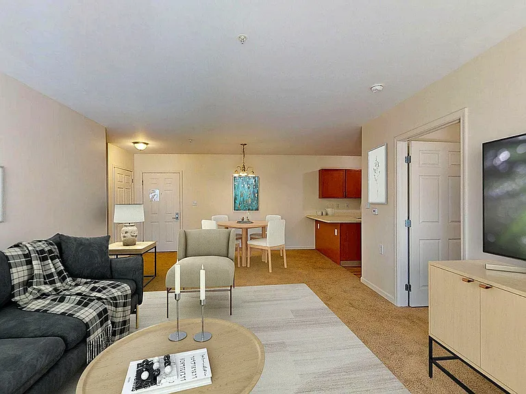 2730 N Forest Rd — Photo 32