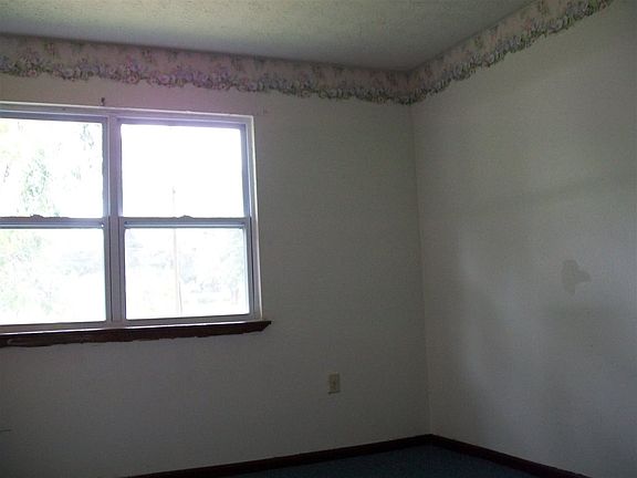 4th image of 46 Queen Ethel Ln