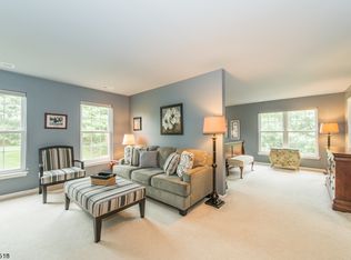 12 Mountain View Dr, Little Falls, NJ 07424