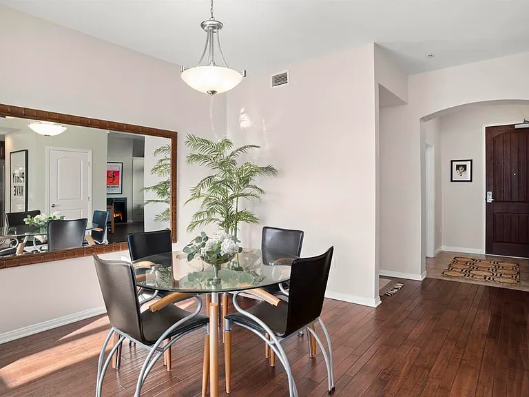 301 Mission Ave #605 — Photo 16