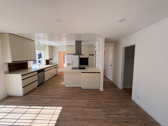3rd image of 6342 Tamalpais Ave