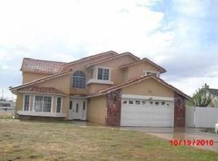 18945 Caballero Dr, Apple Valley, CA 92308