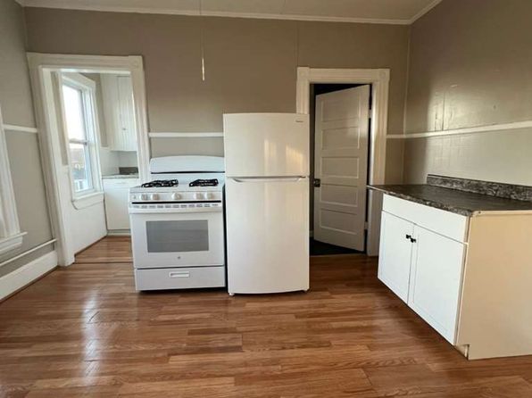 641 Massabesic St APT 11