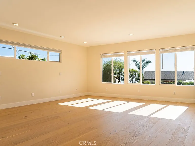 2850 Zell Dr — Photo 46