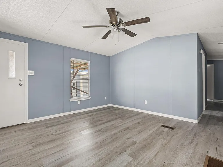 2222 N Austin Ave #44 — Photo 9