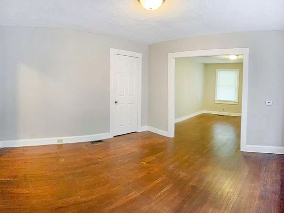 5th image of 429 S Keystone Ave