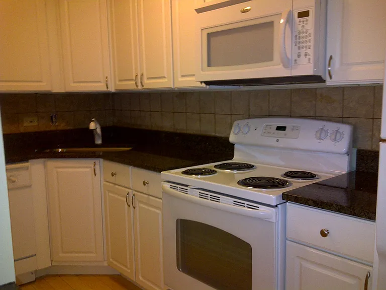 1950 Cherry Ln #116 — Photo 7