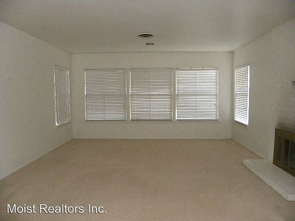5th image of 506 E Mariposa Dr