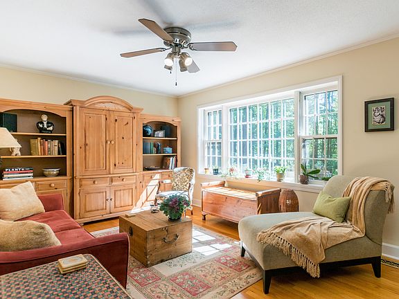 3rd image of 3730 Knollwood Dr