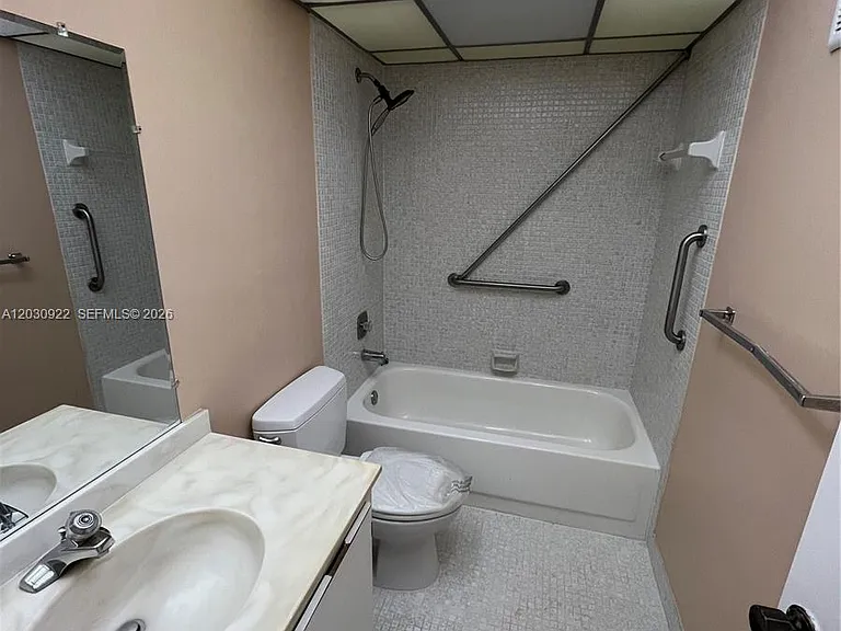 7650 W McNab Rd #204 — Photo 5