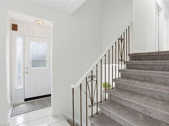 2nd image of 773 Paling Rd