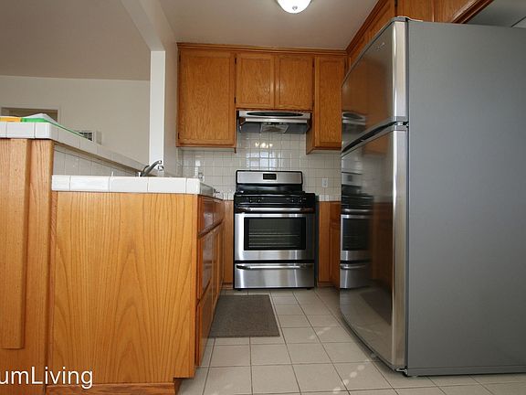5th image of 4810 Lincoln Ave APT E