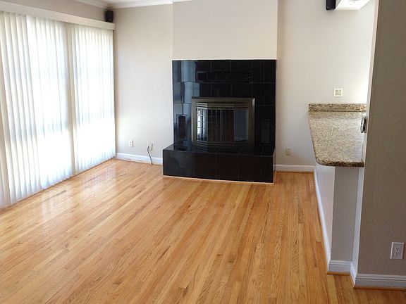 5th image of 1590 Deerfield Dr