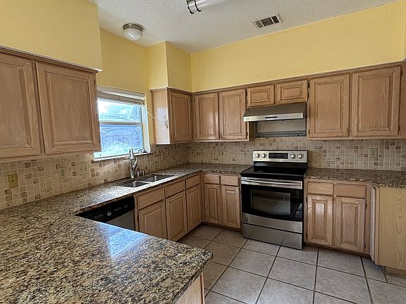5th image of 3400 Kimberly Dr