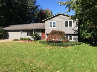 5987 Eagle Point Dr, Fennville, MI 49408