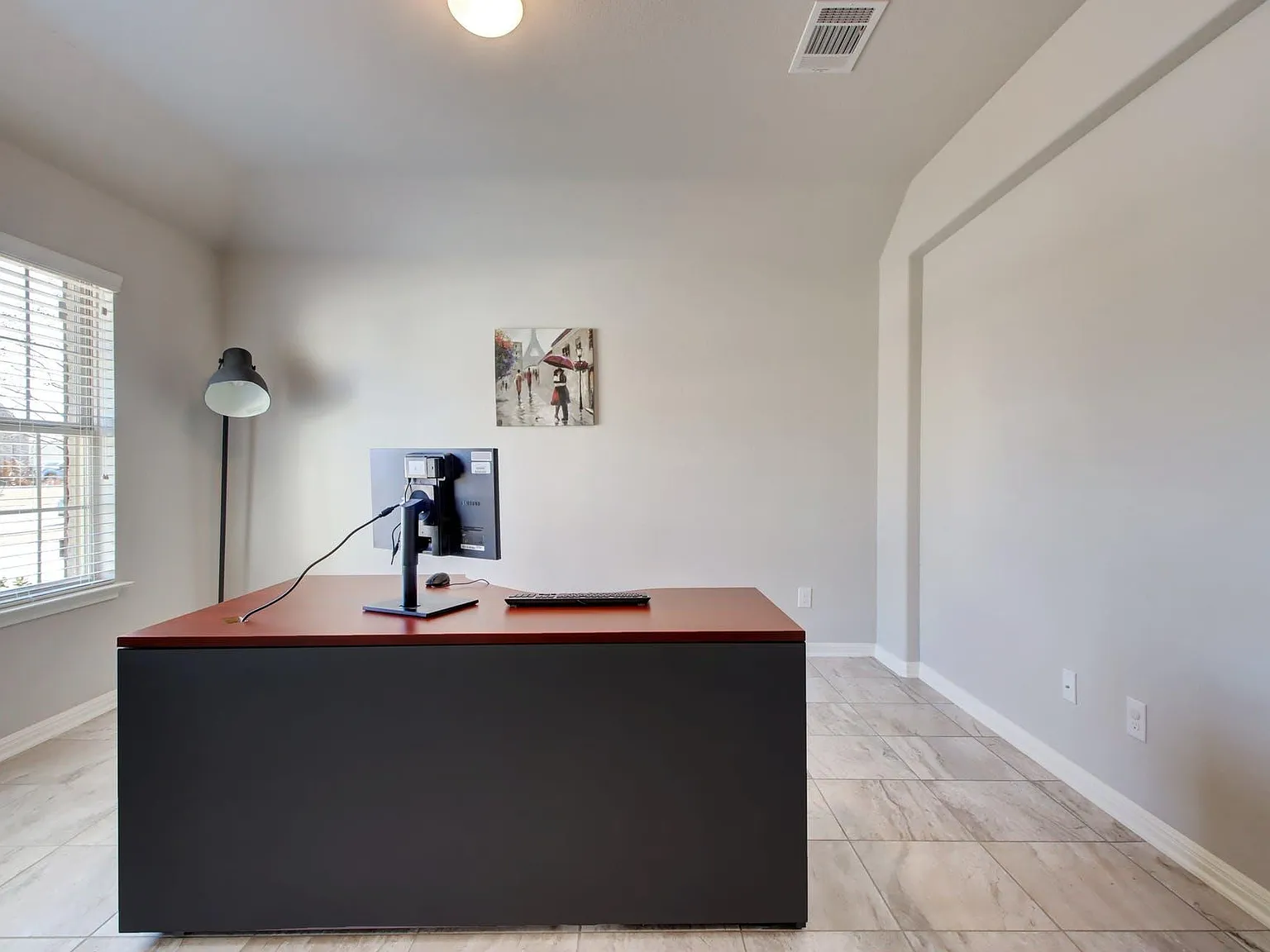 4 bed, 1954 sqft, $2,195 — Photo 3