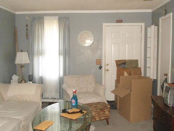 4th image of 2802 Vista Ln
